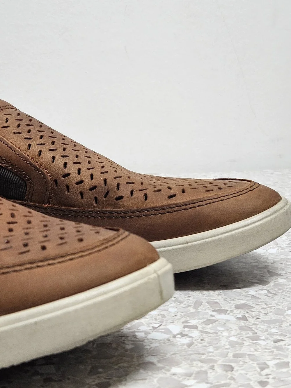ECCO 1963 Collin Perforated Leather Slip On Shoes Mens Size: 10 Brown Comfort - Picture 4 of 14